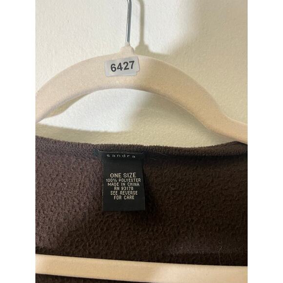 Sandra Brown Fleece Ponch/Wrap One Size. - Picture 3 of 3